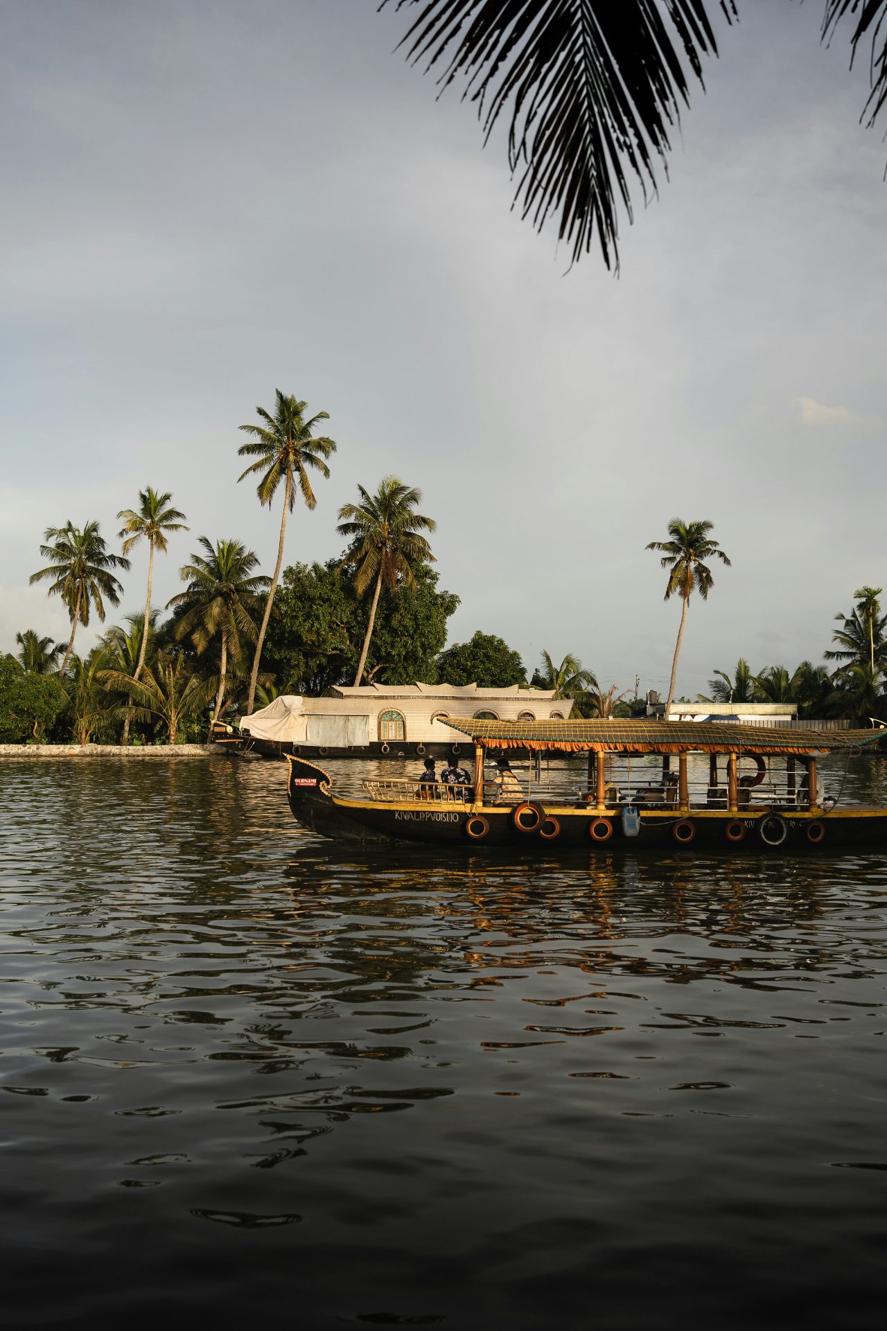 Kerala Premium Private Tour with Houseboat, Kerala – India
