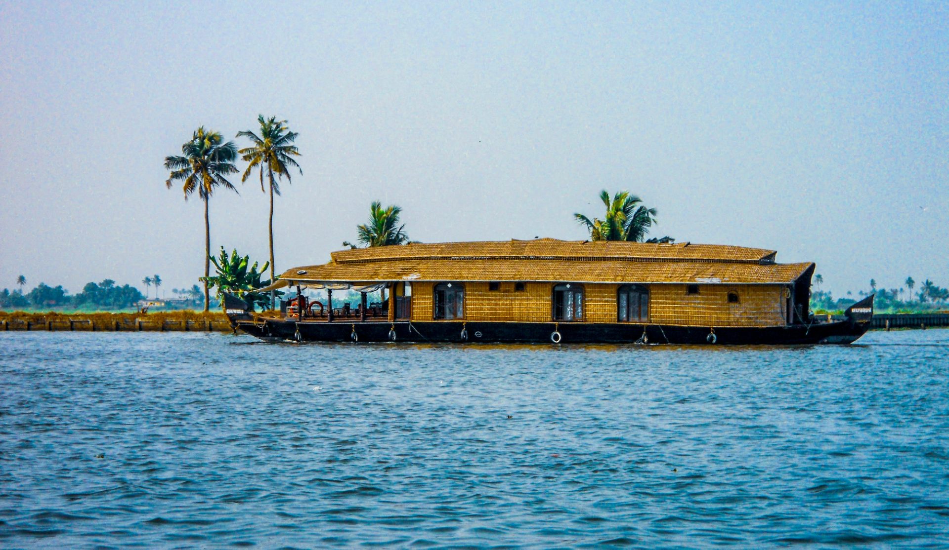 Kerala Private Tour with Hillstations, Backwater & Beaches, Kerala – India